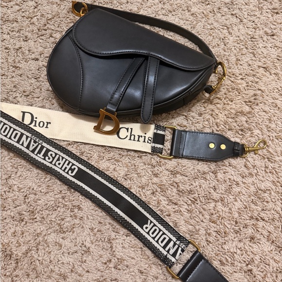 Fashion Inspired shoulder bag w/strap - Picture 7 of 7